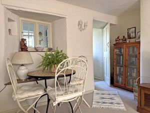 Photo 11- click for photo gallery